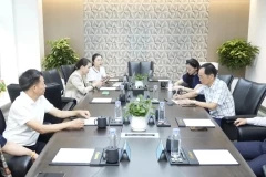 中國(guó)文化部原副部長(zhǎng)、國(guó)家博物館首任館長(zhǎng)潘震宙一行領(lǐng)導(dǎo)到達(dá)金蛹科技進(jìn)行參觀指導(dǎo)
